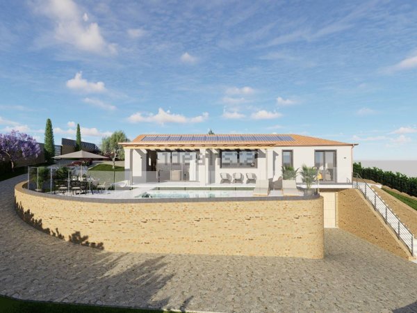 pentavano in vendita a Fermo