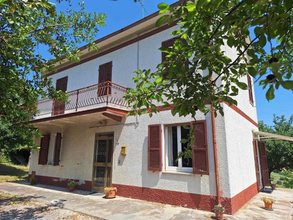 casa indipendente in vendita a Fermo in zona Salette
