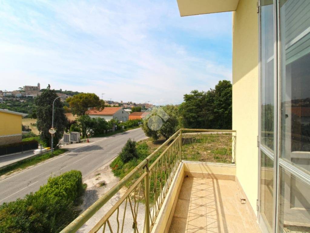 appartamento in vendita a Fermo in zona Salette