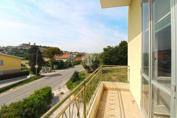 appartamento in vendita a Fermo in zona Salette