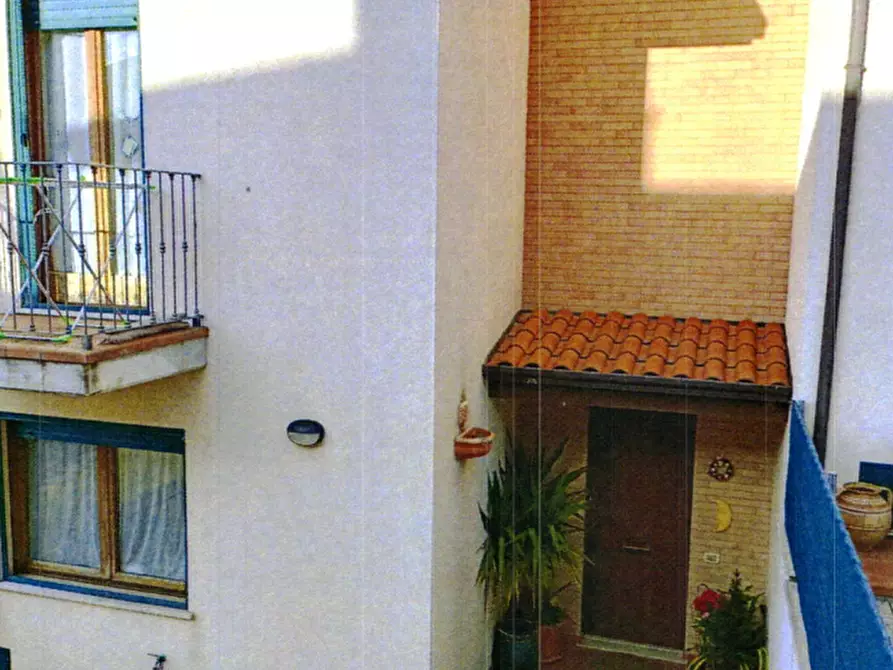 casa indipendente in vendita a Fermo