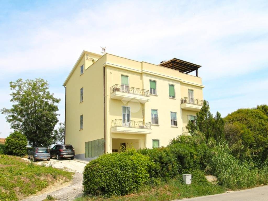 appartamento in vendita a Fermo in zona Salette