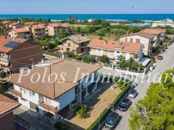 casa indipendente in vendita a Fermo in zona Marina Palmense