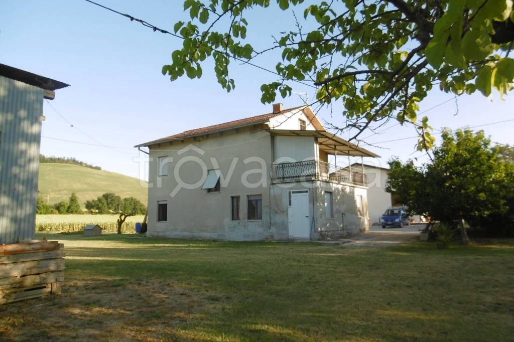 casa indipendente in vendita a Fermo in zona Girola