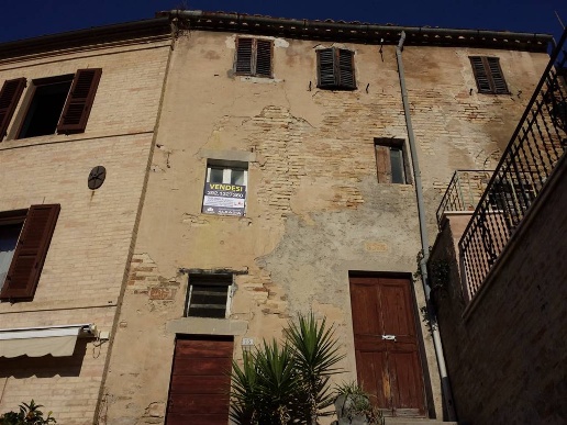 casa indipendente in vendita a Fermo in zona Camera