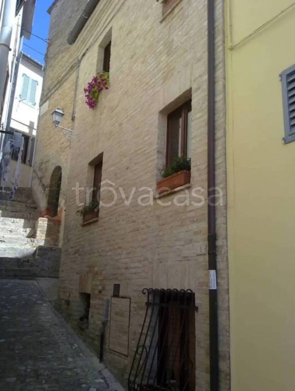 casa indipendente in vendita a Fermo in zona Camera