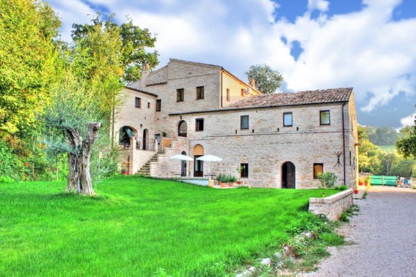 casa indipendente in vendita a Fermo in zona Camera