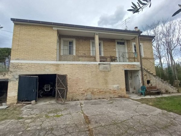 casa indipendente in vendita a Fermo in zona San Marco