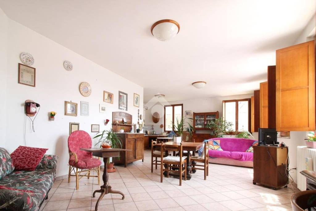 casa indipendente in vendita a Fermo