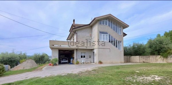 appartamento in vendita a Fermo in zona Campiglione