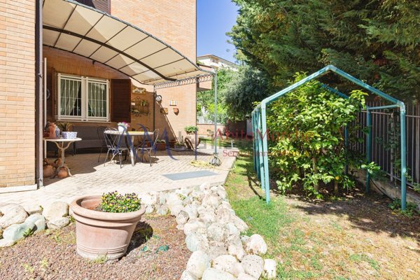 casa indipendente in vendita a Fermo