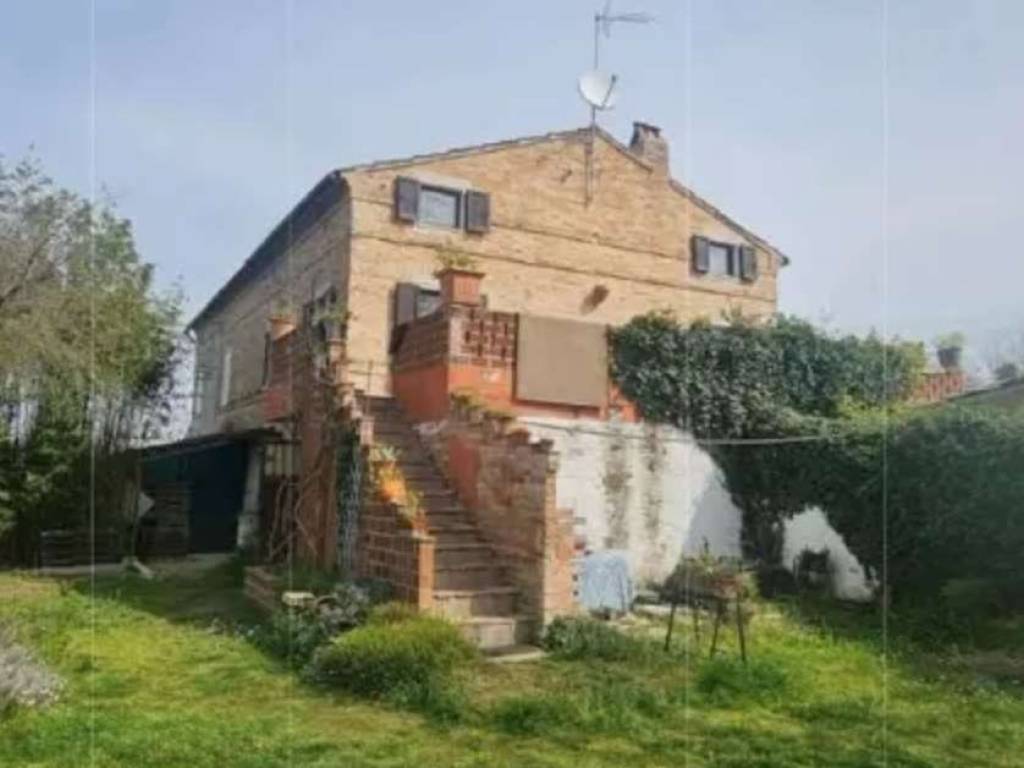 casa indipendente in vendita a Fermo in zona Girola