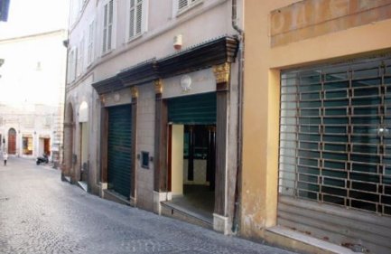 negozio in vendita a Fermo