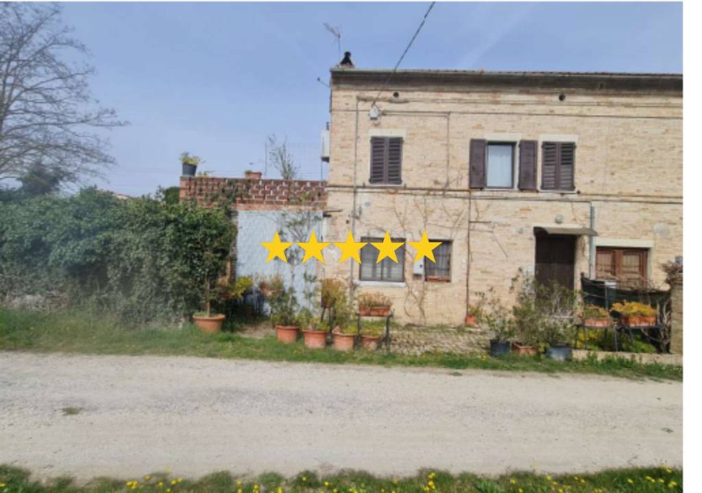 appartamento in vendita a Fermo in zona Girola