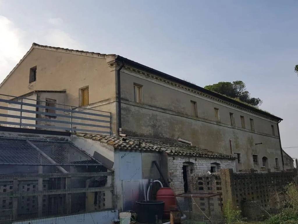 casa indipendente in vendita a Fermo