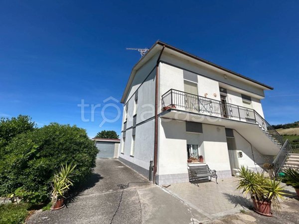 casa indipendente in vendita a Fermo in zona Camera