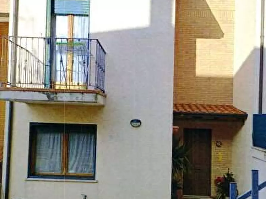 casa indipendente in vendita a Fermo
