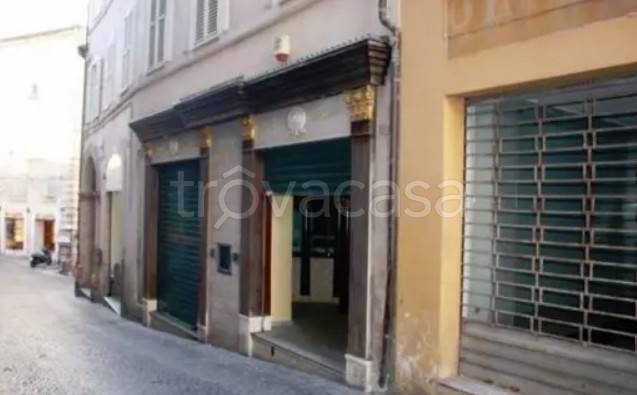 negozio in vendita a Fermo
