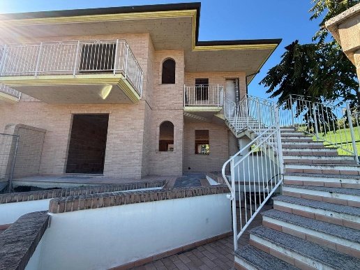 appartamento in vendita a Fermo in zona Camera