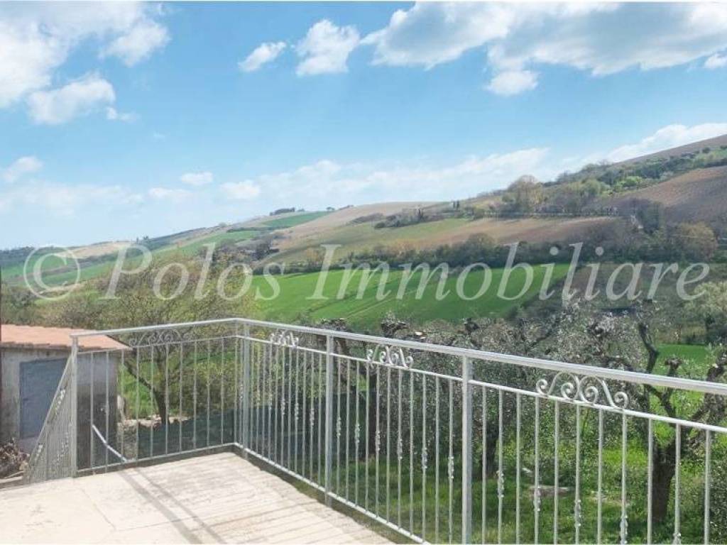 casa indipendente in vendita a Fermo