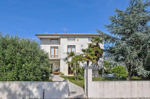 casa indipendente in vendita a Fermo in zona San Marco