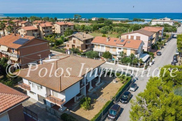 casa indipendente in vendita a Fermo in zona Marina Palmense