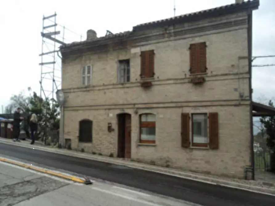 casa indipendente in vendita a Fermo in zona Camera