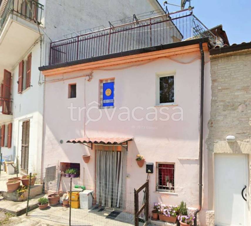 casa indipendente in vendita a Fermo in zona Camera