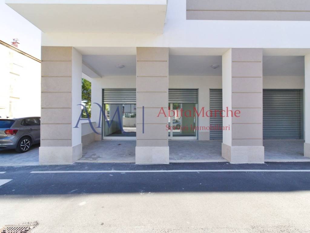 negozio in vendita a Fermo