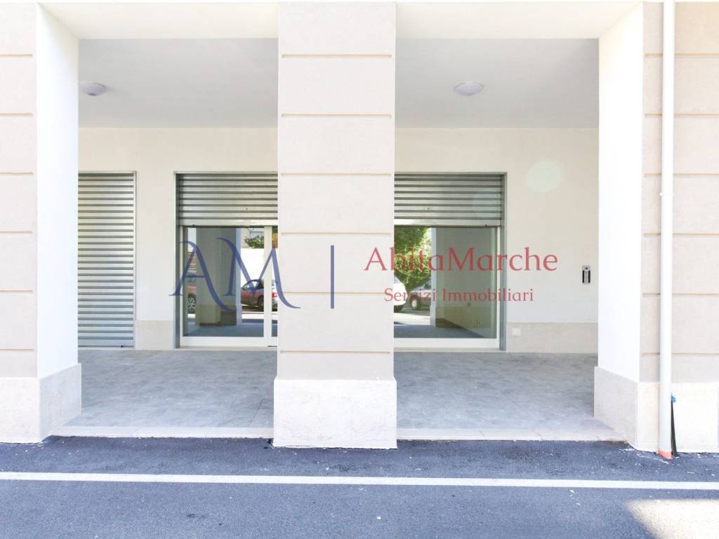 negozio in vendita a Fermo