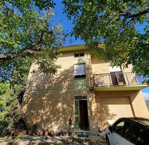 casa indipendente in vendita a Fermo