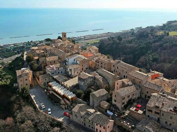 casa indipendente in vendita a Fermo in zona Torre di Palme