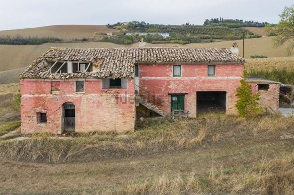casale in vendita a Fermo in zona Girola
