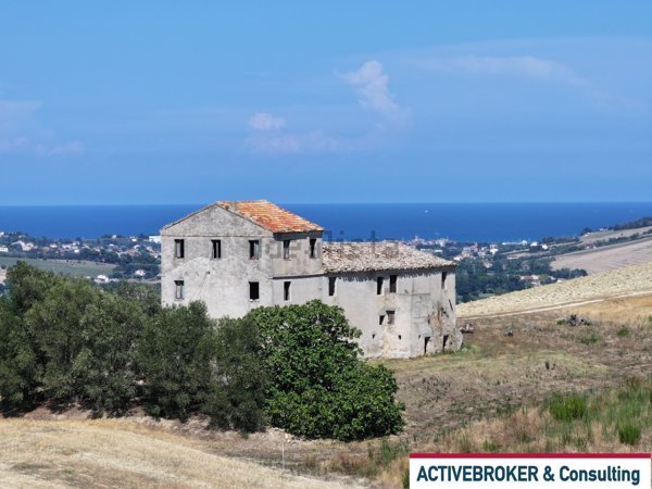 casale in vendita a Fermo
