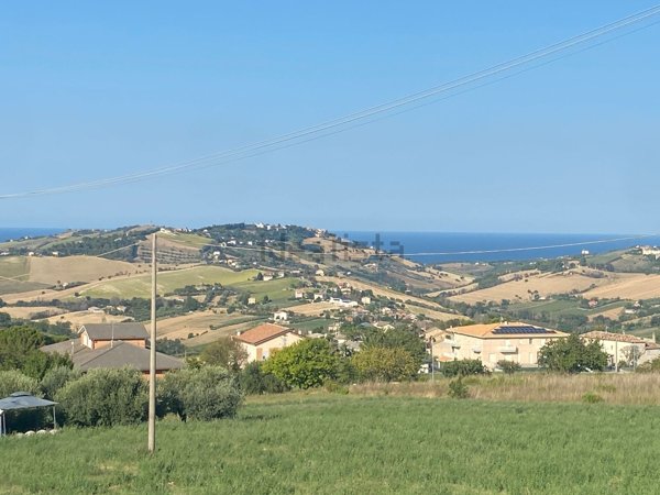terreno edificabile in vendita a Fermo in zona Salette