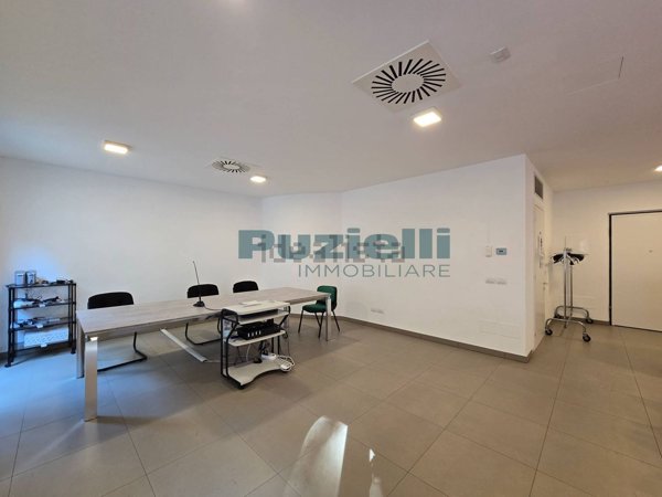 ufficio in vendita a Fermo