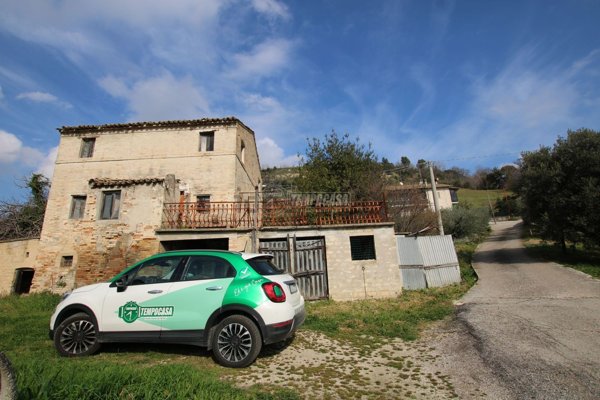 casa indipendente in vendita a Fermo