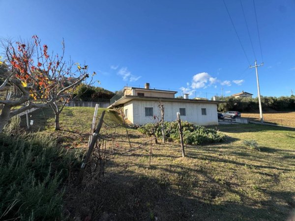 casa indipendente in vendita a Fermo