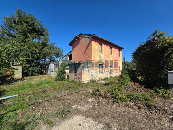 casa indipendente in vendita a Fermo in zona Campiglione