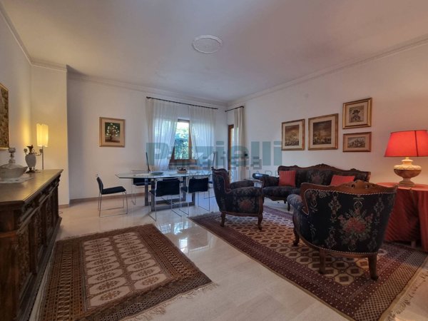 casa indipendente in vendita a Fermo