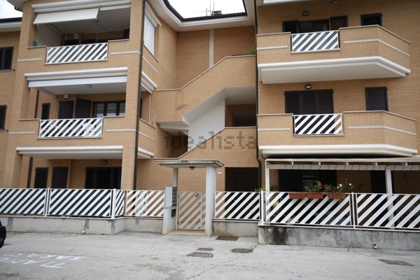 appartamento in vendita a Fermo in zona Salvano