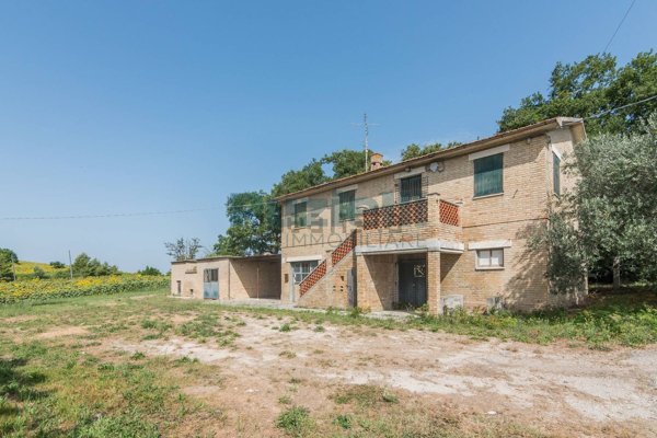 casa indipendente in vendita a Fermo in zona Campiglione
