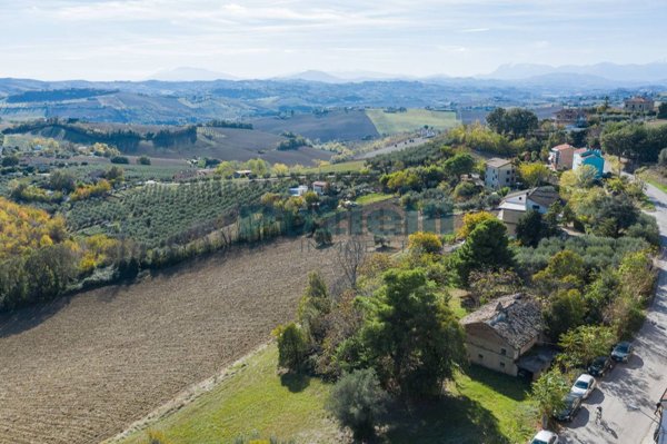 casa indipendente in vendita a Fermo in zona Molini di Tenna