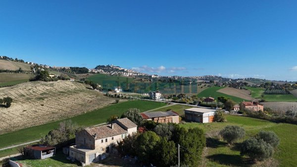 casa indipendente in vendita a Fermo