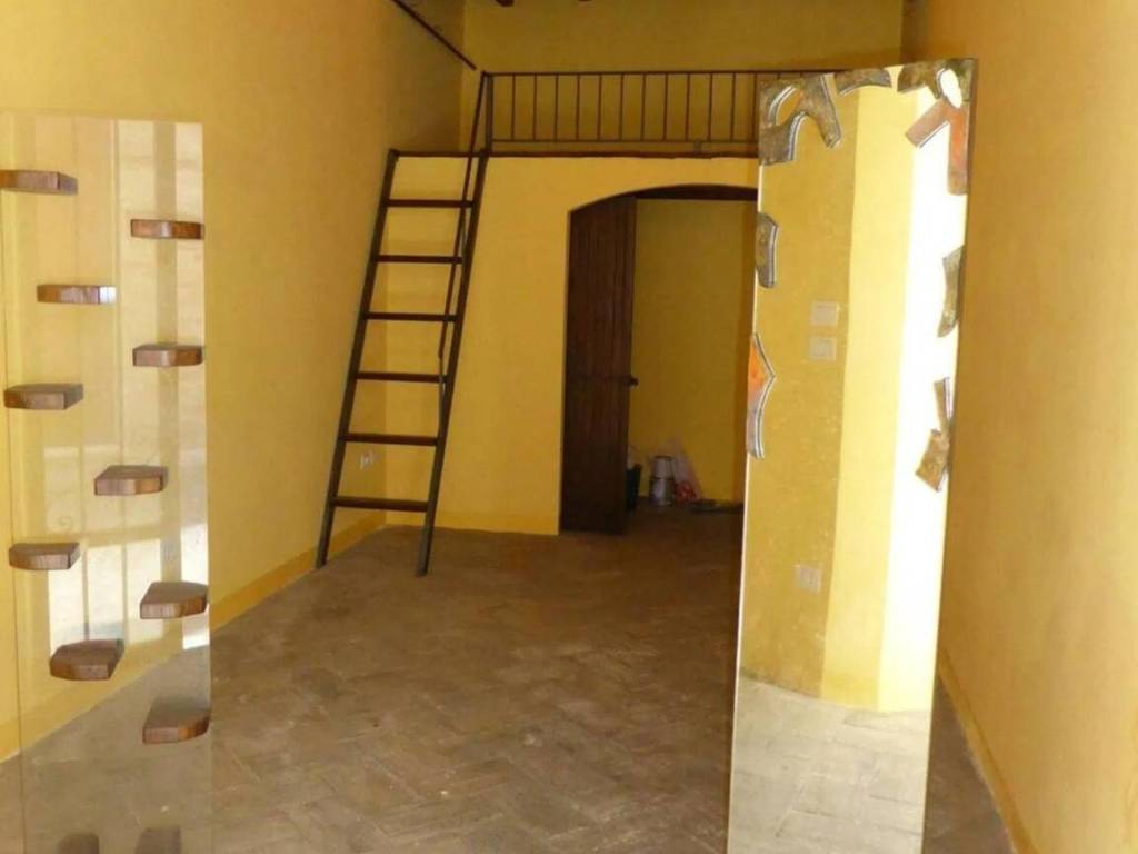 negozio in vendita a Fermo