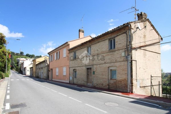 casa semindipendente in vendita a Fermo