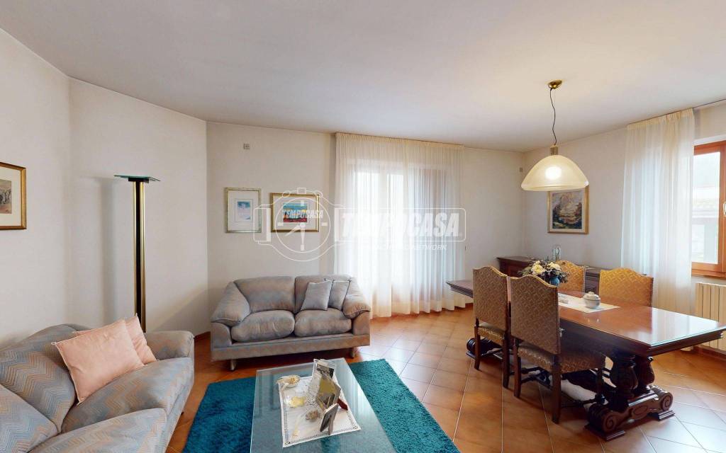 casa indipendente in vendita a Fermo in zona Camera