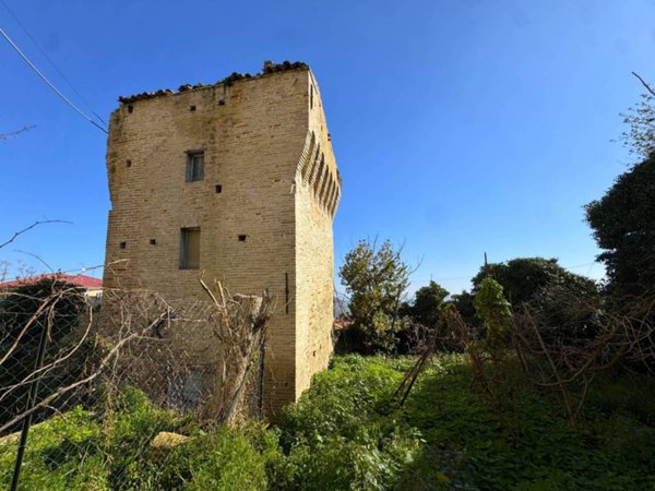 casa indipendente in vendita a Fermo