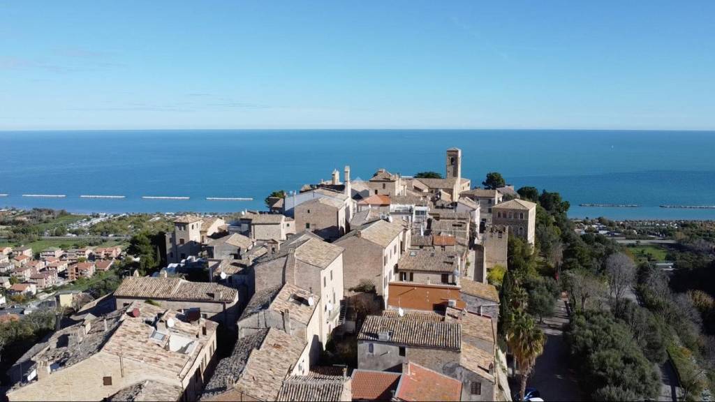 casa indipendente in vendita a Fermo in zona Torre di Palme