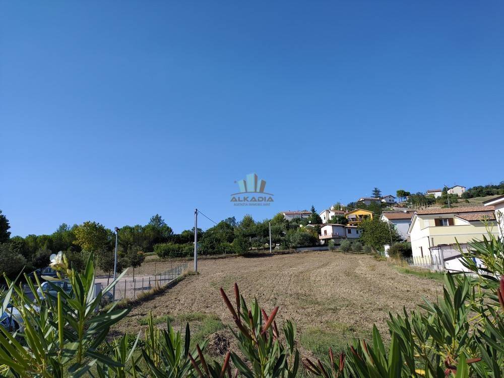 terreno edificabile in vendita a Fermo in zona Parete
